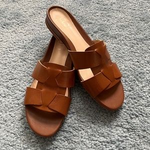 Mavette Made in Italy leather sandals in calf skin tan color. Size 40 US 10